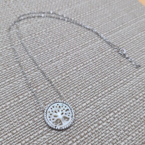 18 Inch Sterling Silver MoP Tree Of Life Cubic Zirconia Necklace A5497 - Picture 3 of 8